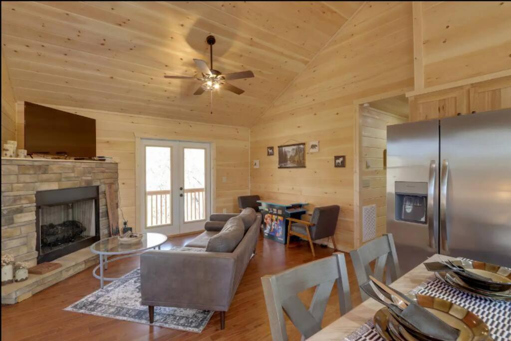 New Serene, Fun & Comfy Cabin- Covered Deck, Grill, Arcade 머피 외부 사진