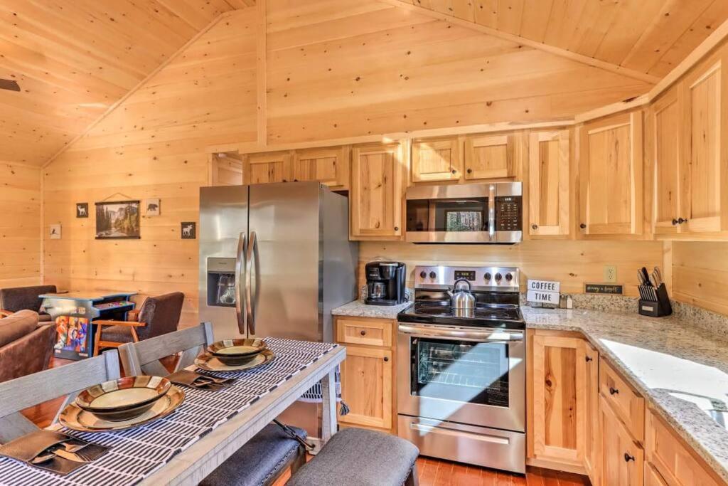 New Serene, Fun & Comfy Cabin- Covered Deck, Grill, Arcade 머피 외부 사진