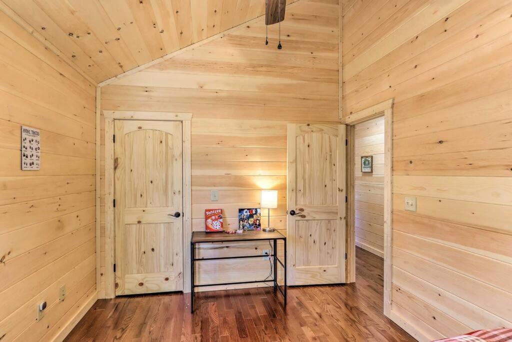 New Serene, Fun & Comfy Cabin- Covered Deck, Grill, Arcade 머피 외부 사진