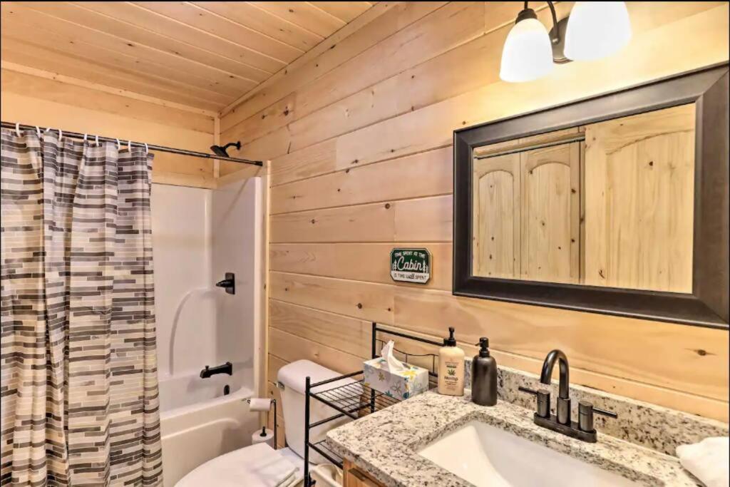 New Serene, Fun & Comfy Cabin- Covered Deck, Grill, Arcade 머피 외부 사진