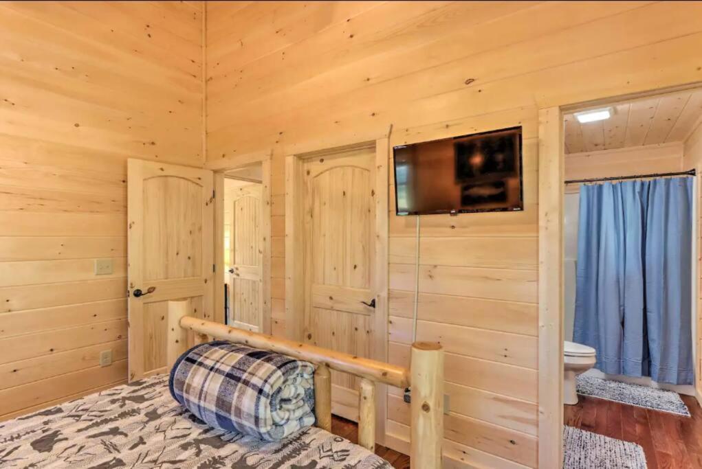 New Serene, Fun & Comfy Cabin- Covered Deck, Grill, Arcade 머피 외부 사진