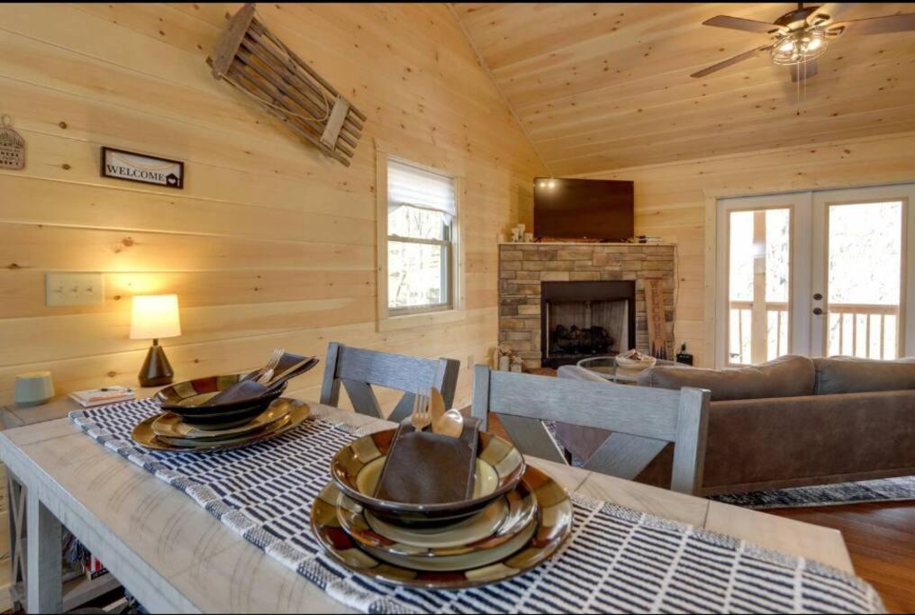 New Serene, Fun & Comfy Cabin- Covered Deck, Grill, Arcade 머피 외부 사진