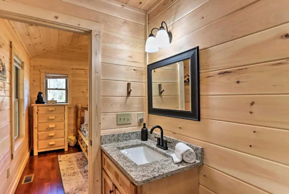 New Serene, Fun & Comfy Cabin- Covered Deck, Grill, Arcade 머피 외부 사진